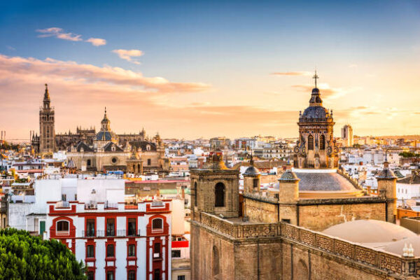 Spain Surpasses 10 Million Foreign-Born Residents – A New Era of International Growth