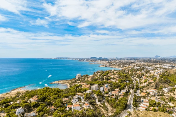 Why Foreign Buyers Are Driving Costa Blanca’s Property Boom in 2026